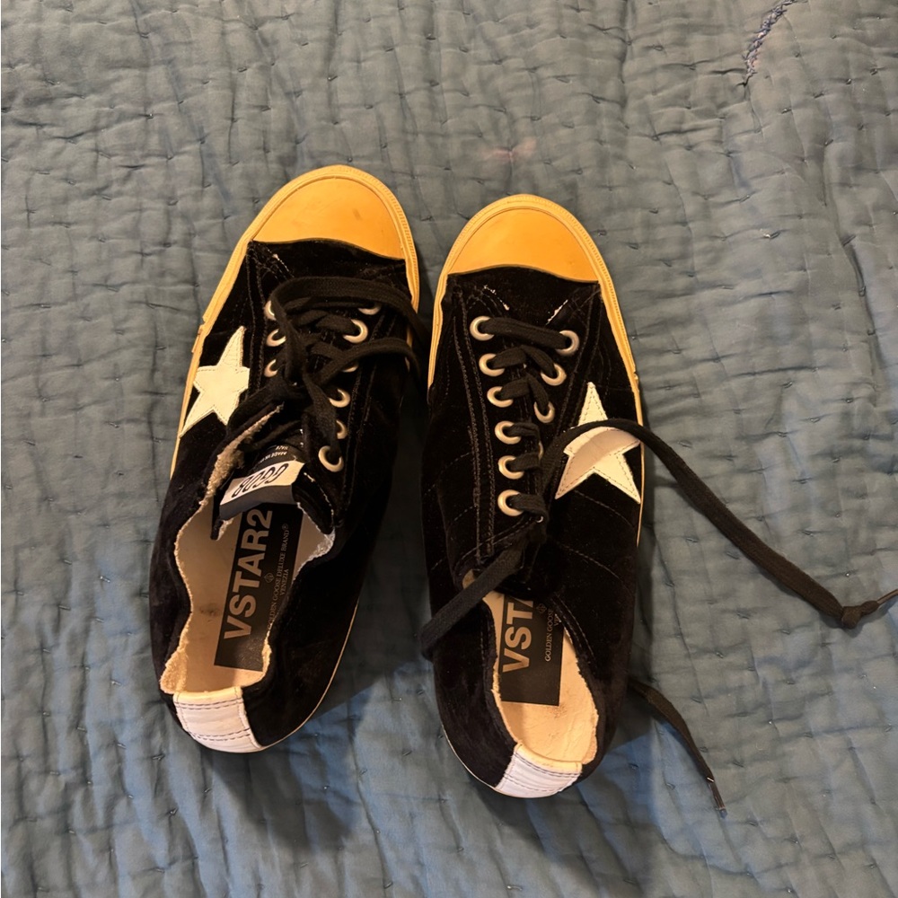 VSTAR2 Black and Yellow Sneakers with Star Design